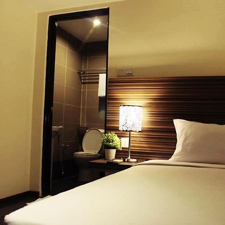 Hotel Sara'S Inn, Shah Alam Ngoại thất bức ảnh