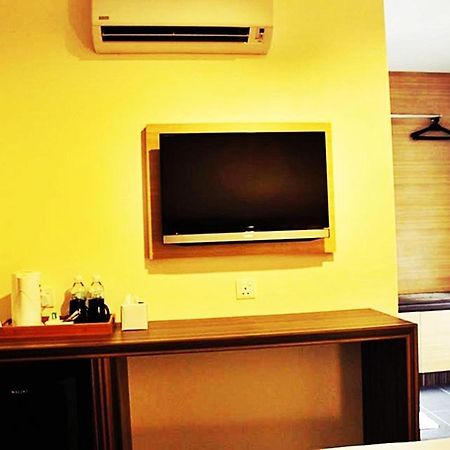 Hotel Sara'S Inn, Shah Alam Ngoại thất bức ảnh