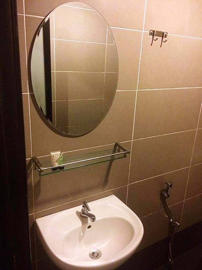 Hotel Sara'S Inn, Shah Alam Ngoại thất bức ảnh