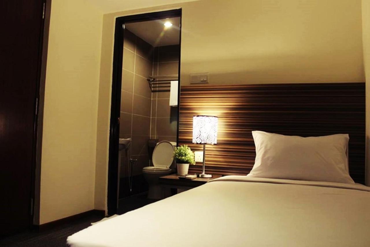 Hotel Sara'S Inn, Shah Alam Ngoại thất bức ảnh