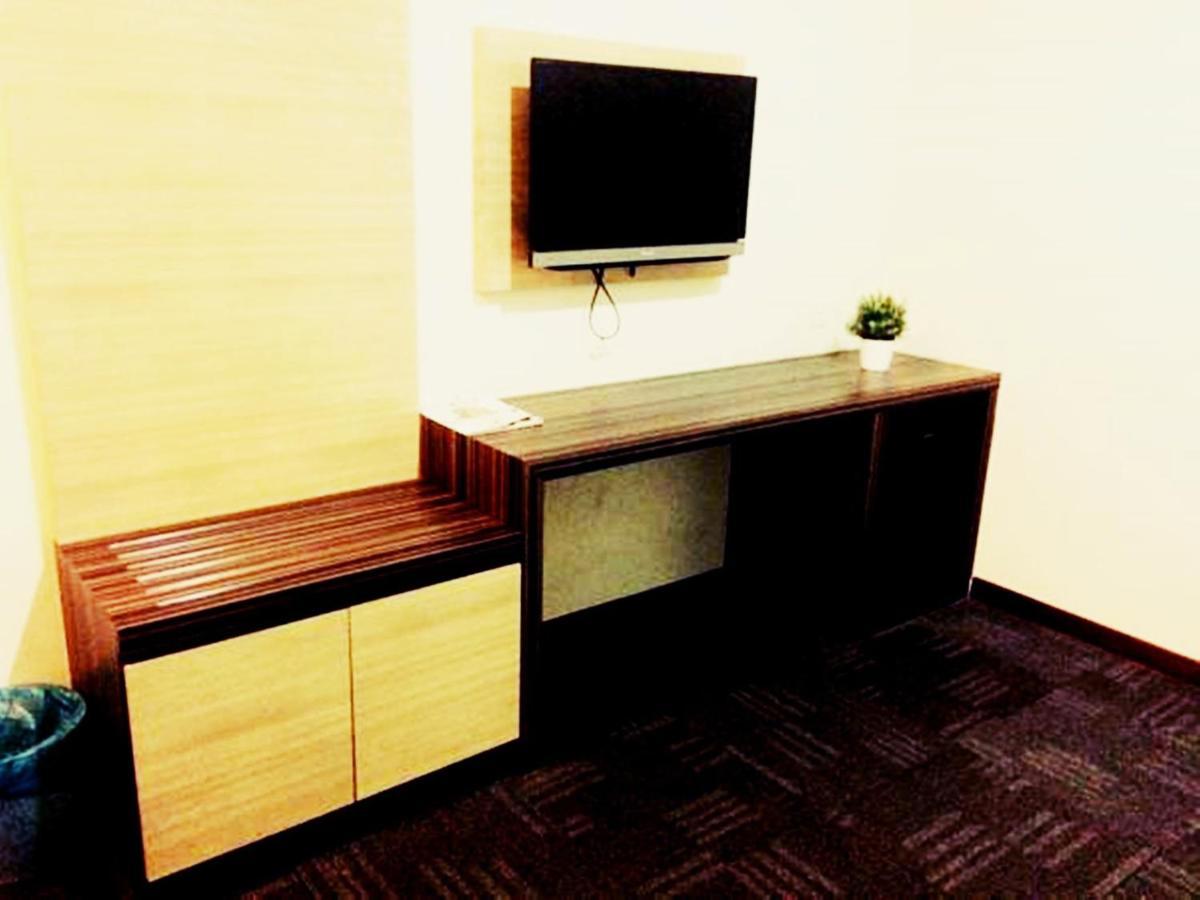 Hotel Sara'S Inn, Shah Alam Ngoại thất bức ảnh