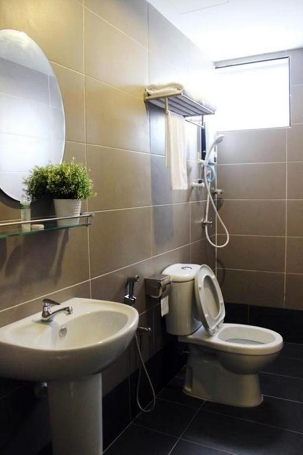 Hotel Sara'S Inn, Shah Alam Ngoại thất bức ảnh